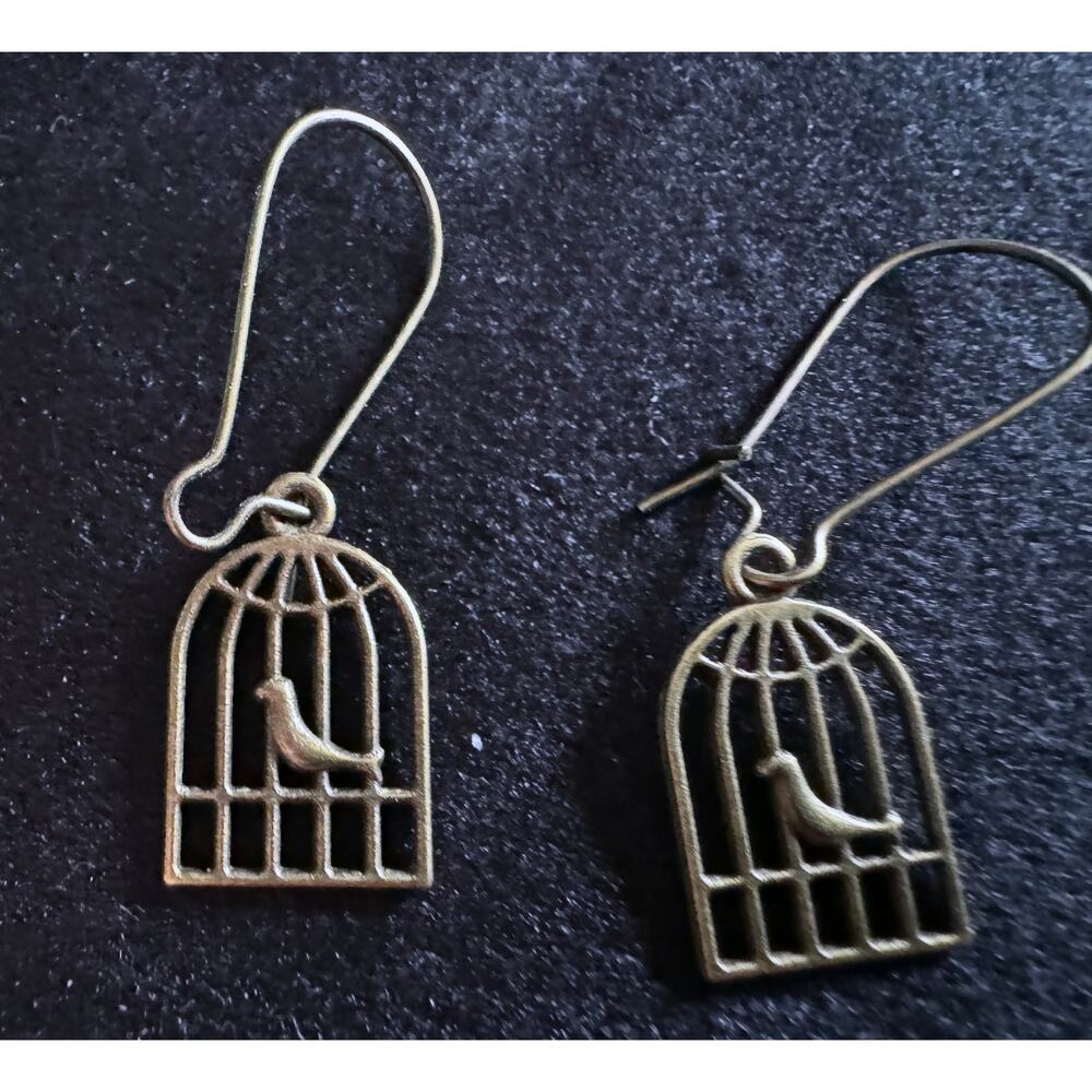 New Antiqued Bronze Bird Dangle Earrings E193